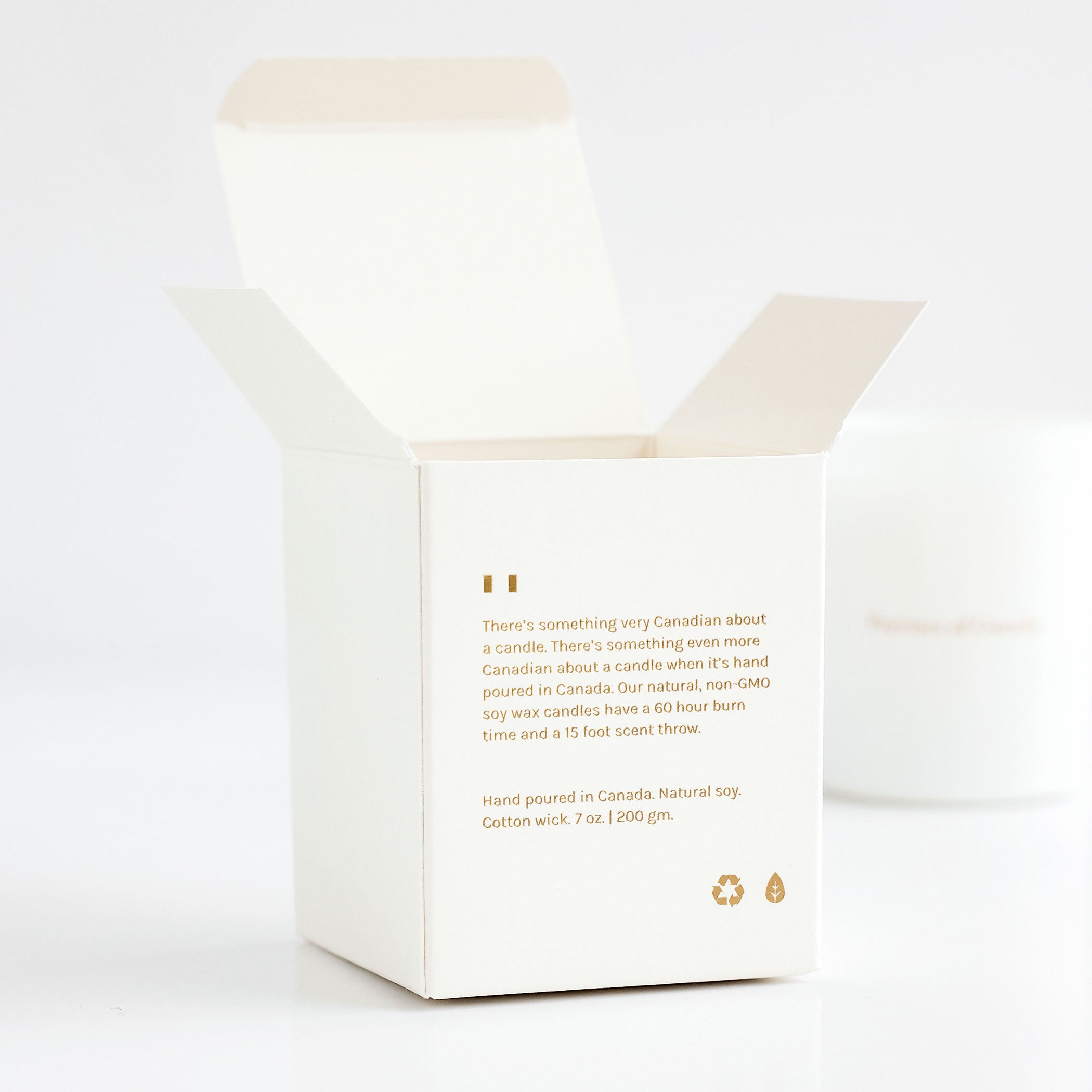 Made in Canada Hand Poured Soy The Cottage Candle - Province of Canada